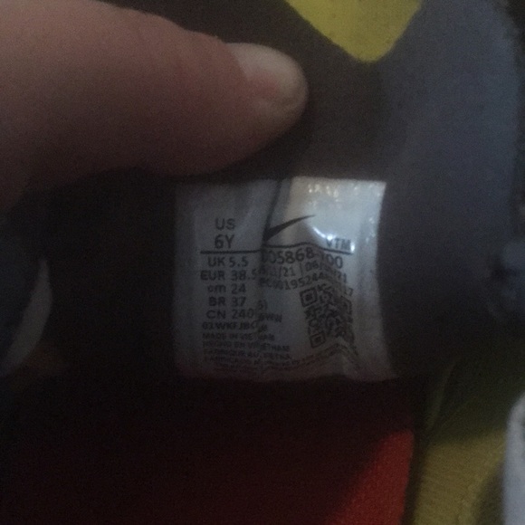 Justin Bieber smile exclusive show - Picture 7 of 9